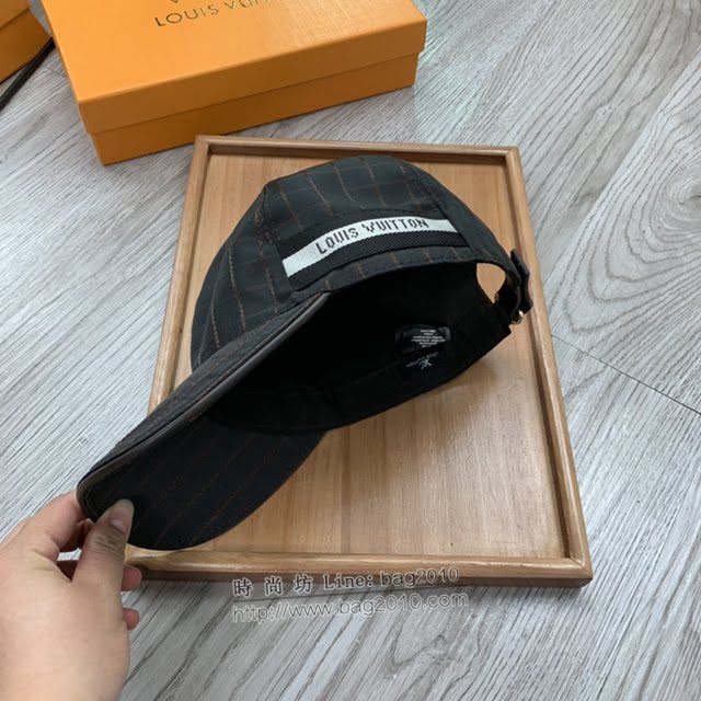 LV新品男士帽子 路易威登格子鴨舌帽棒球帽  mm1337